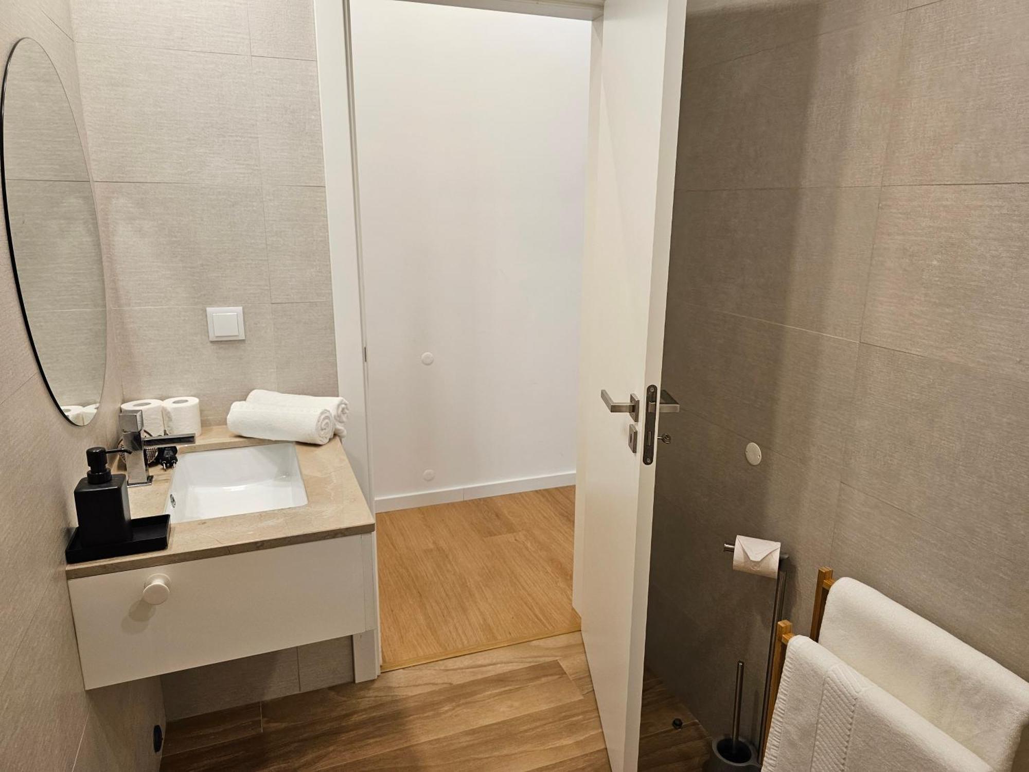 Surfsoul Guesthouse - Bed And Breakfast Пениши Экстерьер фото
