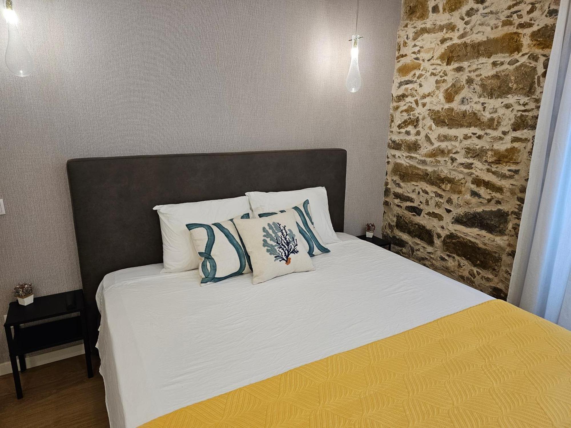 Surfsoul Guesthouse - Bed And Breakfast Пениши Экстерьер фото